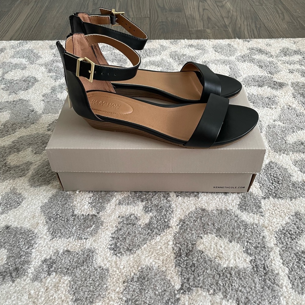 Kenneth Cole Reaction Great Viber Black Sandal